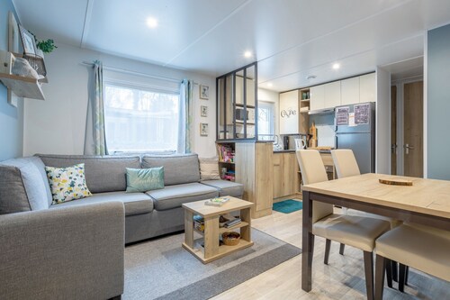 Mobile Home 'Tout Confort Bora Bora' with Shared Pool, Private Terrace and Private Garden