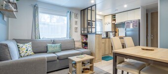 Mobile Home 'Tout Confort Bora Bora' with Shared Pool, Private Terrace and Private Garden