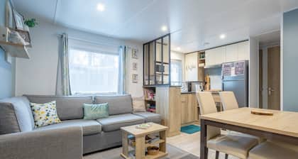 Mobile Home 'Tout Confort Bora Bora' with Shared Pool, Private Terrace and Private Garden