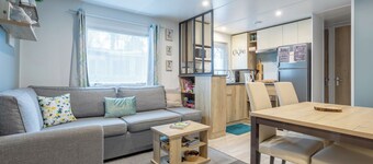 Mobile Home 'Tout Confort Bora Bora' with Shared Pool, Private Terrace and Private Garden