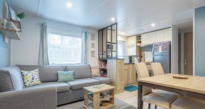 Mobile Home 'Tout Confort Bora Bora' with Shared Pool, Private Terrace and Private Garden