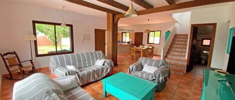 Télévision, cheminée