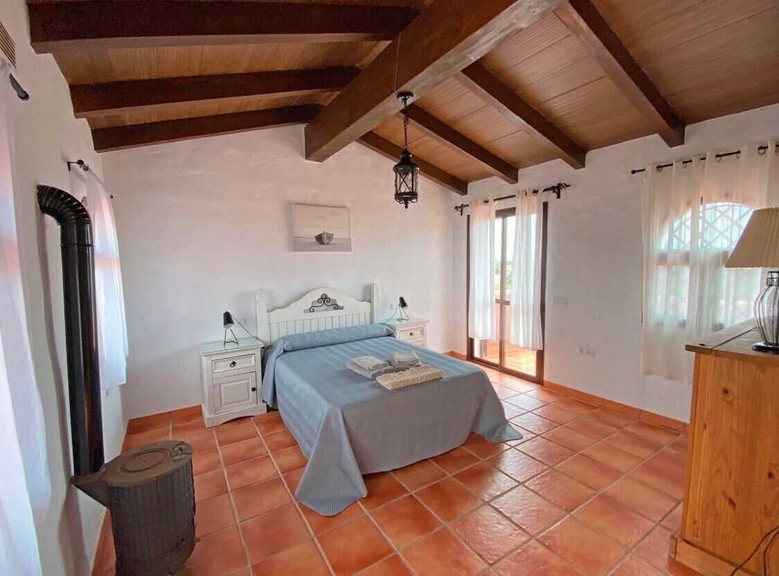 3 chambres, fer et planche à repasser, Wi-Fi gratuit, draps fournis