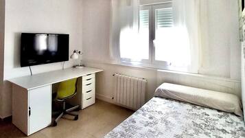 3 habitaciones, tabla de planchar con plancha y wifi gratis