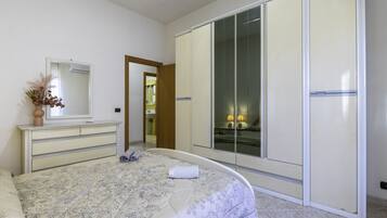 2 habitaciones, tabla de planchar con plancha y wifi gratis