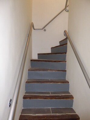 Interior - Vacation Home "Maison De Village" with Mountain View & Private Terrace (Puimoisson)