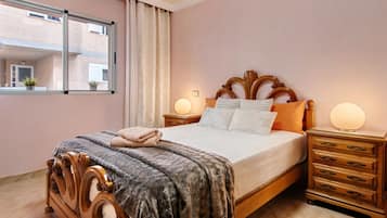 3 bedrooms, iron/ironing board, free WiFi, bed sheets