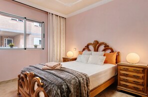 3 bedrooms, iron/ironing board, free WiFi, bed sheets