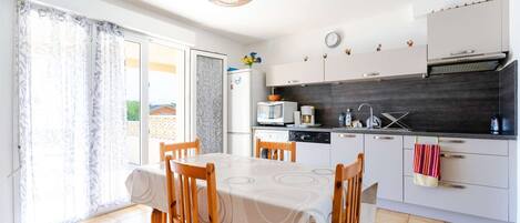 Fridge, microwave, oven, dishwasher