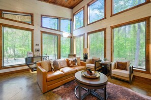 Smart-TV, Kamin, DVD-Player