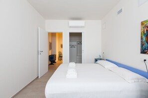 2 slaapkamers, een strijkplank/strijkijzer, wifi, beddengoed