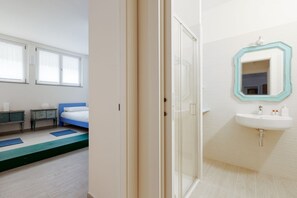 Een douche, een haardroger, een bidet