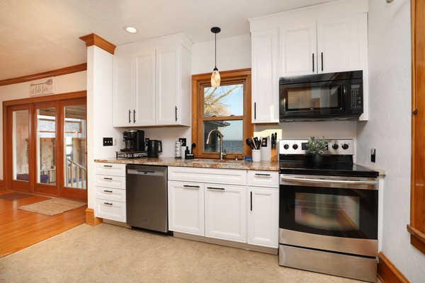 Frigorífic, microones, forn i placa de cuina