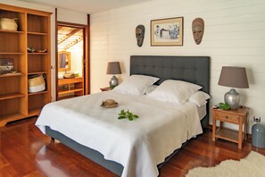 Villa Fara Nui | Minibaari (osa tuotteista ilmaisia), yksilöllisesti sisustettu