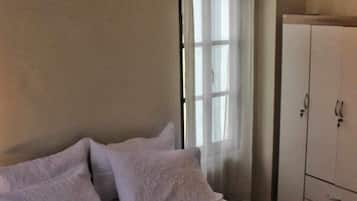 3 quartos, ferros/tábuas de passar roupa, Wi-Fi, roupa de cama
