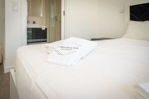 4 bedrooms, iron/ironing board