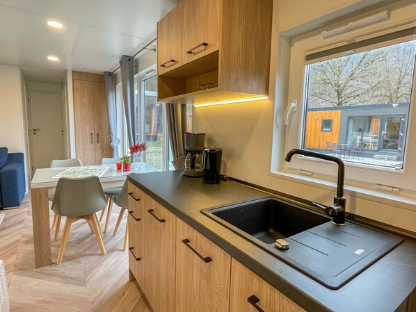 Fridge, cookware/dishes/utensils - Villa Ramses by Interhome (Riedenburg)