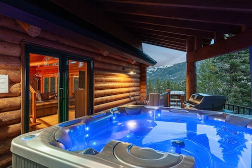 Bridger Lodge: Ski-In Ski-Out/Hike/Bike/Fish/Hunt Bridger Bowl Ski Area