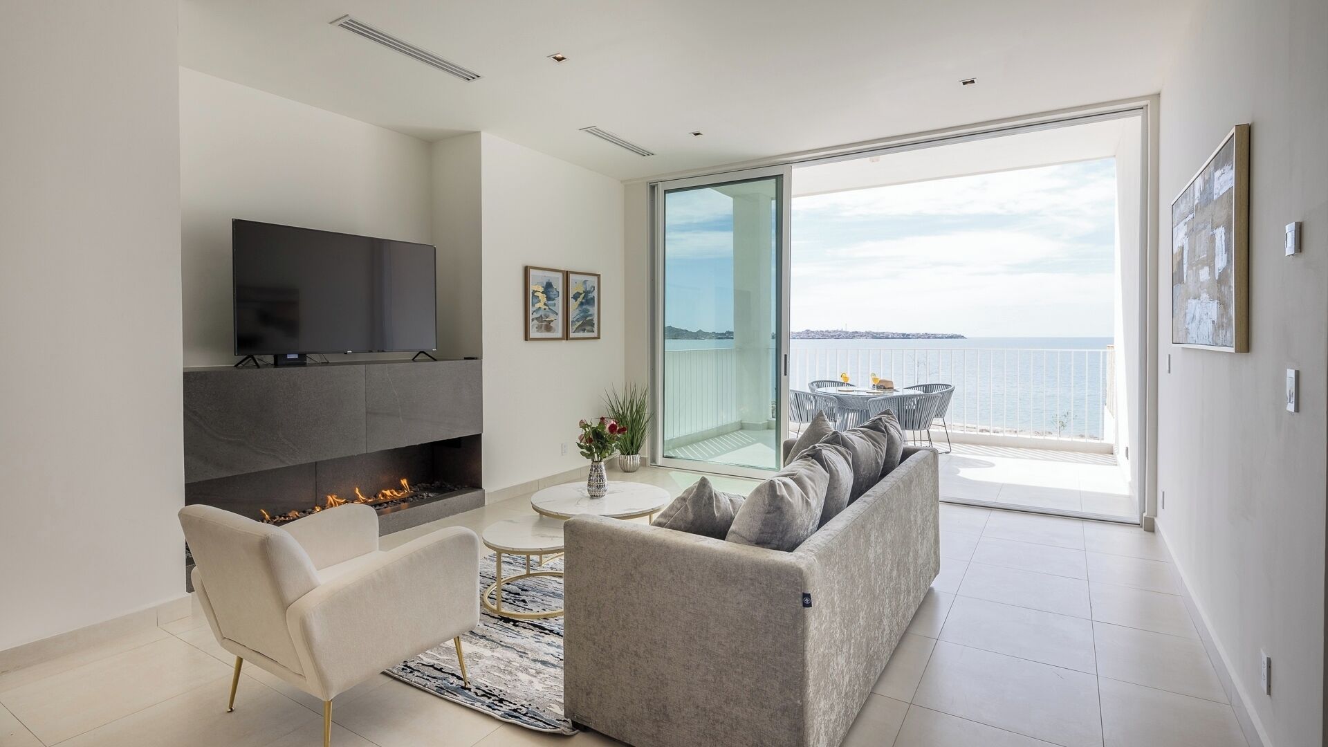 TV connectée, table de tennis de table