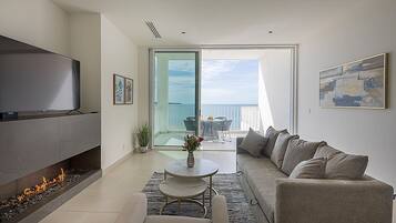 TV connectée, table de tennis de table