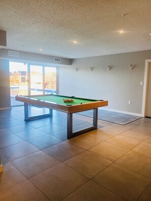 In-room dining - The Kate (Wichita Falls)