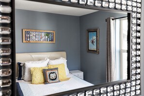 4 habitaciones, escritorio, tabla de planchar con plancha y wifi gratis 