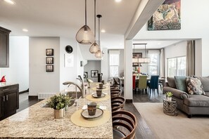 Dining - Close to Ski and the Jordanelle State Park, Community Amenities (Kamas)