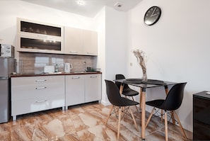 Dining - Warta River Cosy Studio (Poznan)