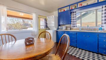 Frigorífic, microones, forn i placa de cuina