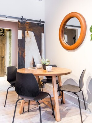 Dining - 2 Bedroom Apartment in the Heart of Downtown! (Loft 303) (Nashville)