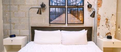 2 bedrooms, iron/ironing board, WiFi