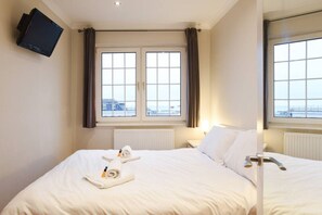 1 chambre, bureau, fer et planche à repasser, Wi-Fi