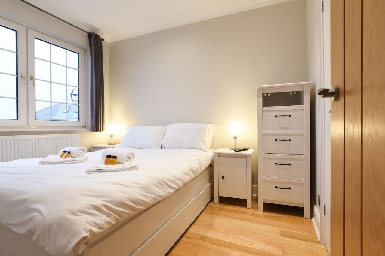 1 bedroom, desk, iron/ironing board, WiFi