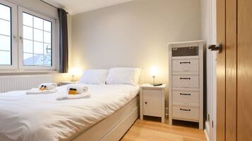 1 bedroom, desk, iron/ironing board, WiFi