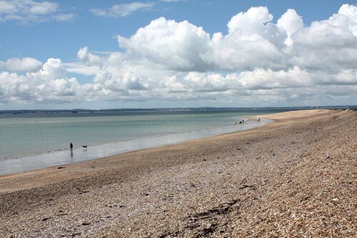 Sea Breeze Haven | 4 Beds with Stunning Views!