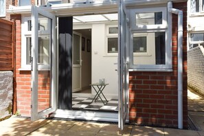 Exterior detail - Victory House | Short Walk to Southsea (Portsmouth)