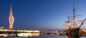 Secluded High End 2BR in Southsea w/ FREE parking!