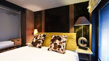 2 Schlafzimmer, Schreibtisch, Bügeleisen/Bügelbrett, kostenloses WLAN