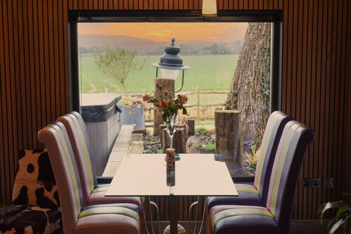 The Cow Shed * WOW Factor Countryside Retreat