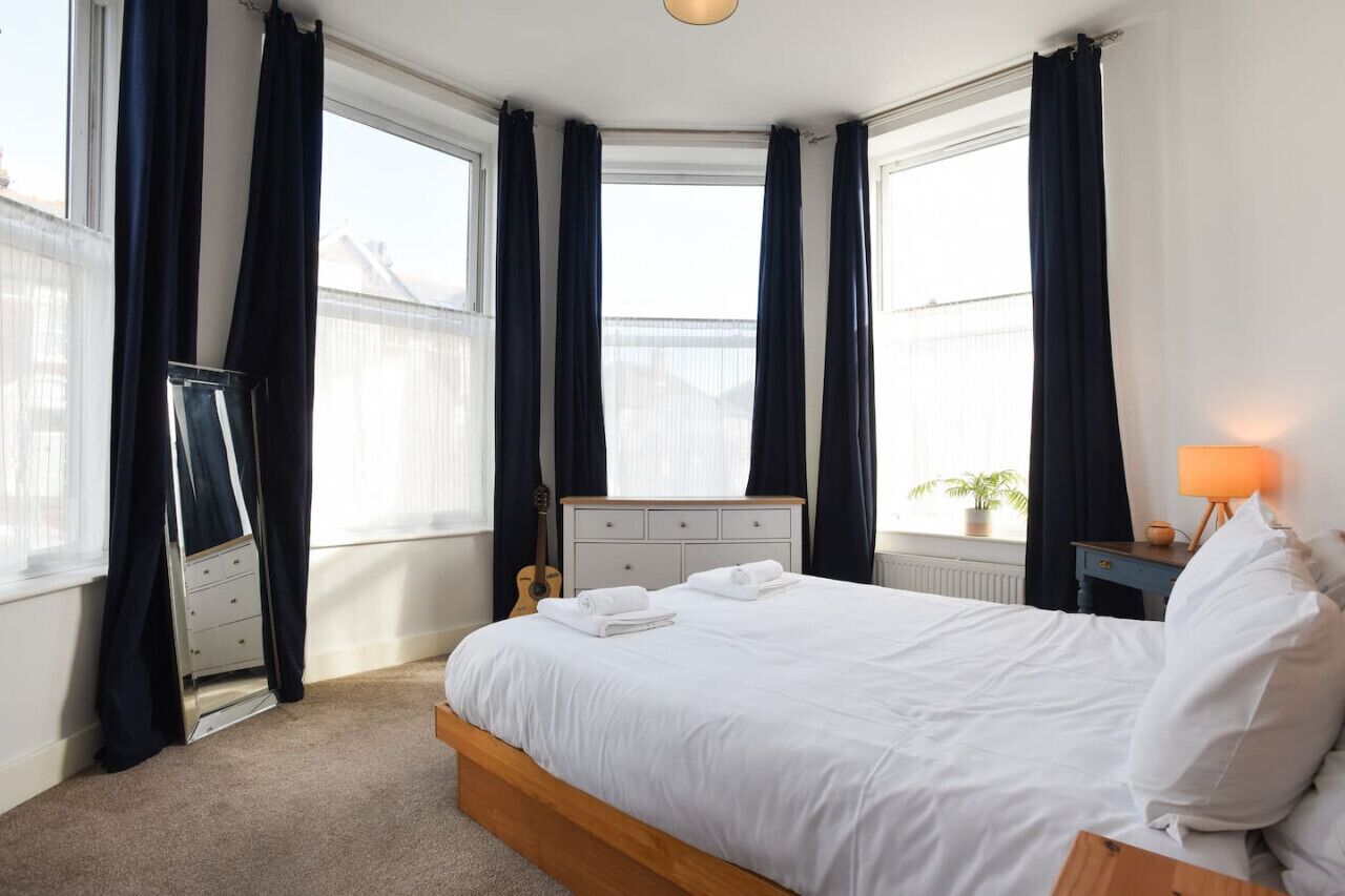 1 Schlafzimmer, Schreibtisch, Reisekinderbett, WLAN