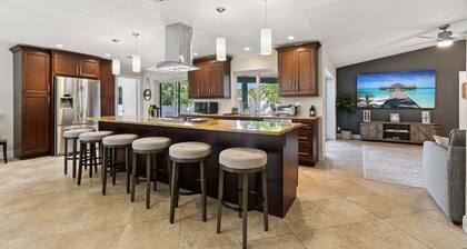Stunning Delray Villa With Heated and Cooled Pool, Near Golf Courses and Beach.
