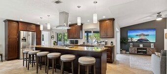 Stunning Delray Villa With Heated and Cooled Pool, Near Golf Courses and Beach.