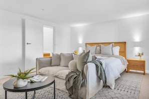 3 bedrooms, iron/ironing board, Internet, bed sheets - A Short Time - 3 Bedroom House (Merimbula)