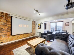 Living area - Appartement Très Bien Situé Proche du Centre Ville et de Toutes le Commodité (Montréal)