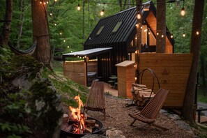 Property grounds - Skywatch Cabin, modern retreat (Banner Elk)