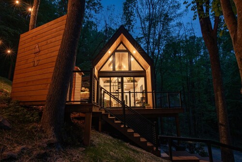 Skywatch Cabin, modern retreat