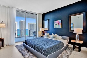 4 habitaciones, tabla de planchar con plancha, cuna de viaje y wifi