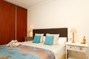 3 chambres, fer et planche à repasser, Wi-Fi gratuit, draps fournis