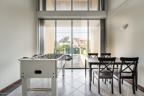 غرفة الألعاب