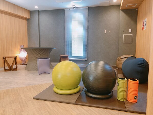 Living area - OHWA hostel minowa station (Tokyo)